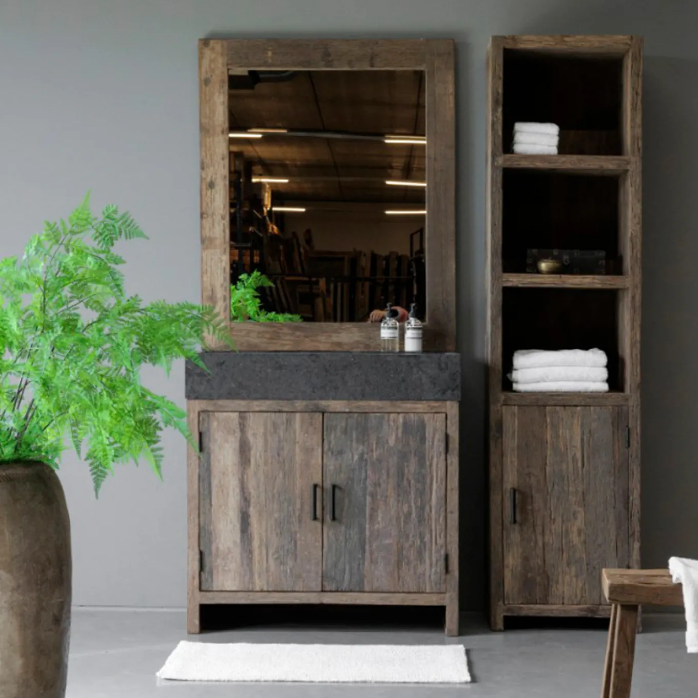 Badregal Houston rechts