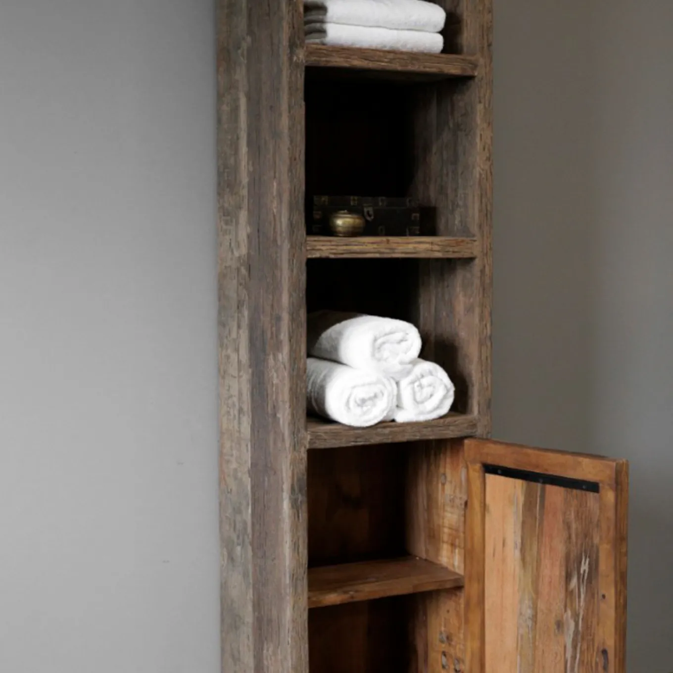 Badregal Houston rechts