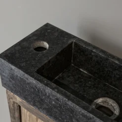 Badschrank mit Gästewaschbecken