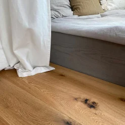 Eiche Landhausdiele rustikal astig gebürstet Natur geölt