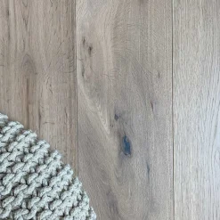 Eiche Landhausdiele rustikal astig gebürstet weiß geölt