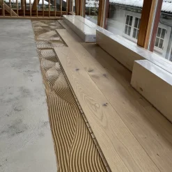 Eiche Landhausdiele rustikal astig gebürstet Rohoptik geölt