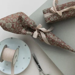 Geschenkpapier mit Blumen