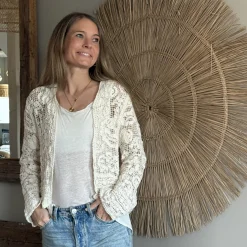 Häkeljacke mit Knöpfen