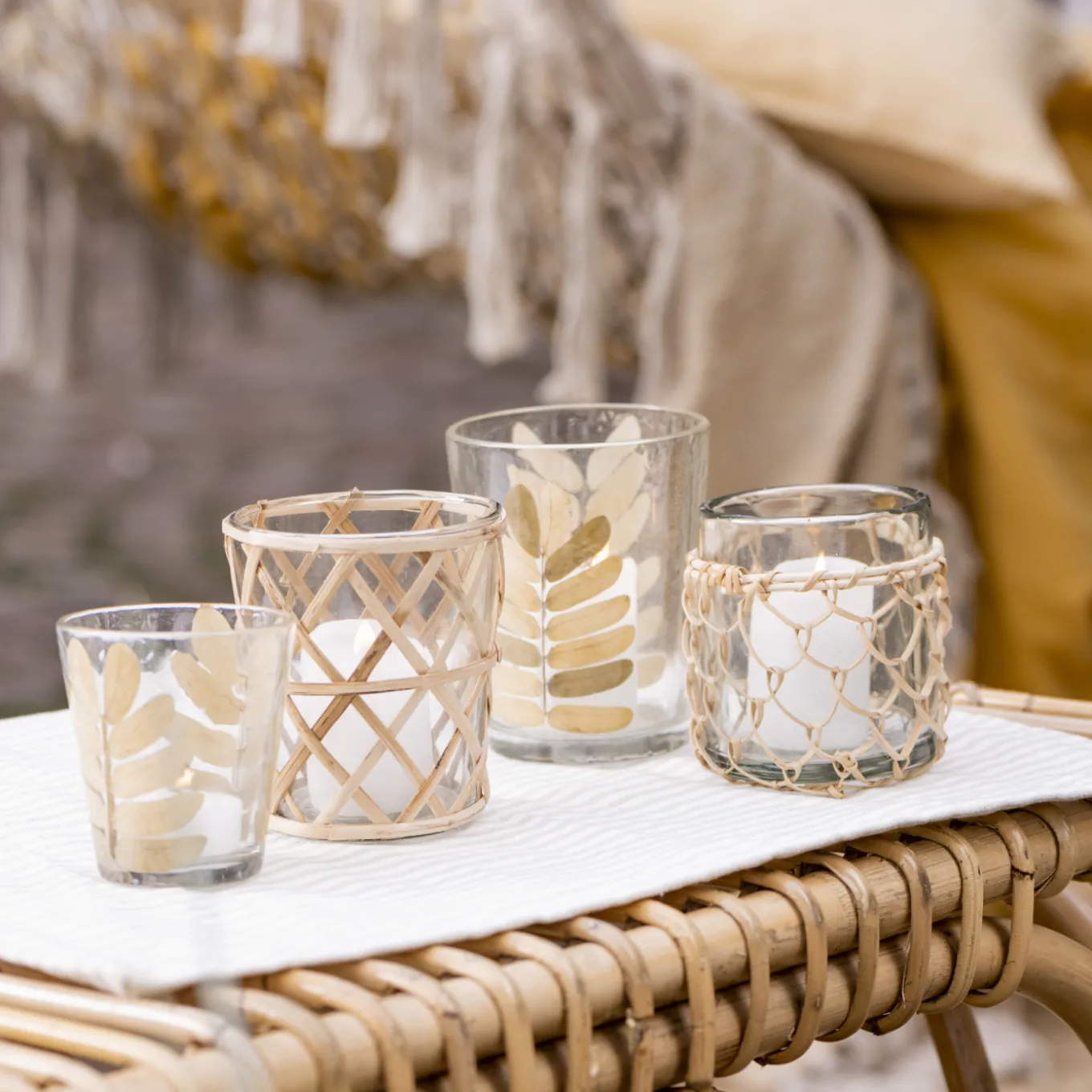 Kerzenhalter mit Blättern