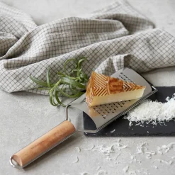 Reibe fein Holzgriff