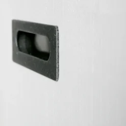 Schrank mit Schiebetor