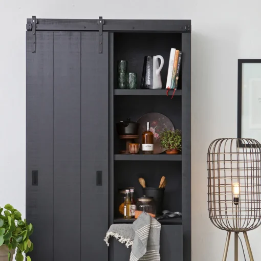 Schrank mit Schiebetor