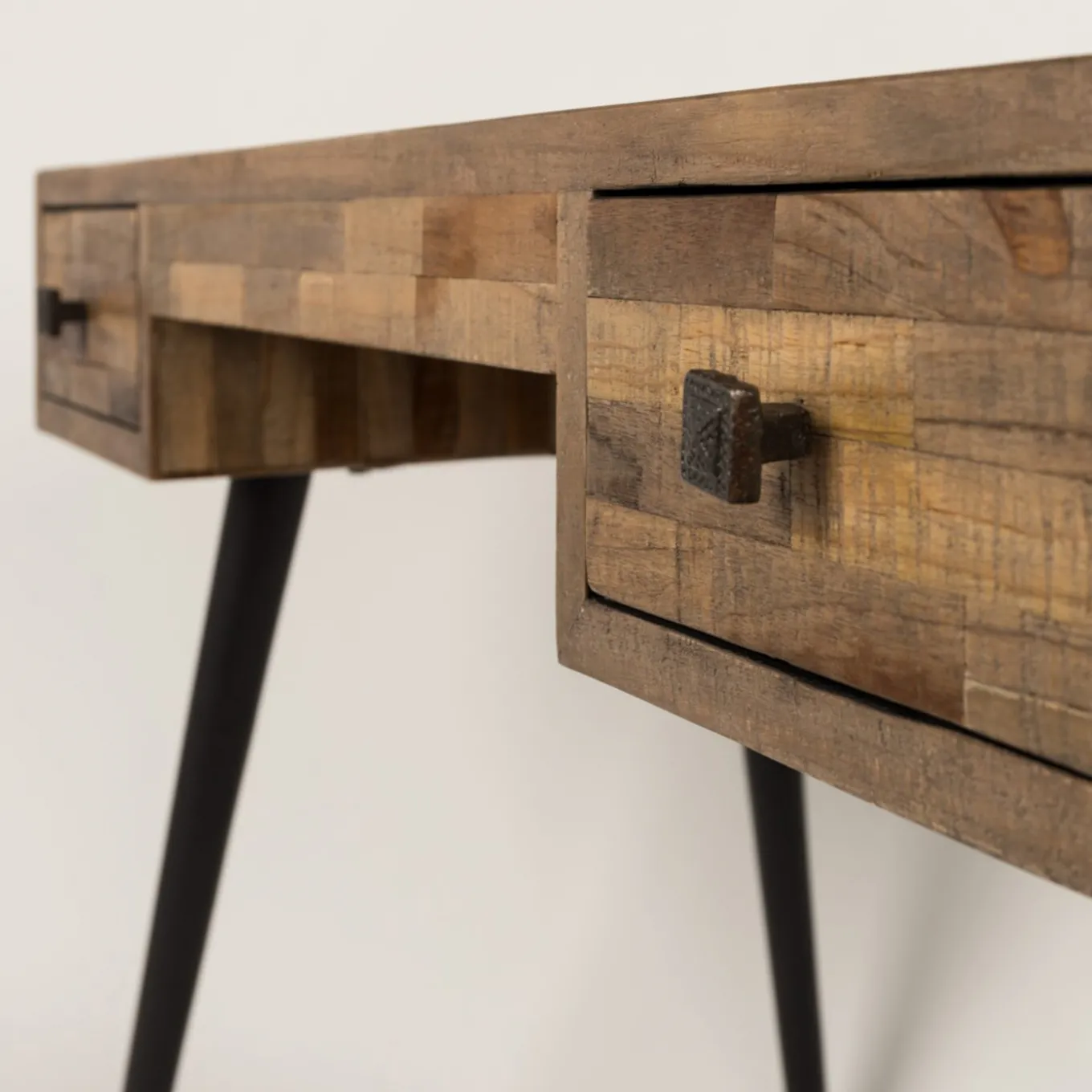 Schreibtisch mit 2 Schubladen