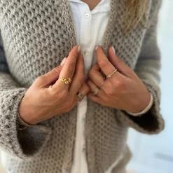 Strickjacke grob