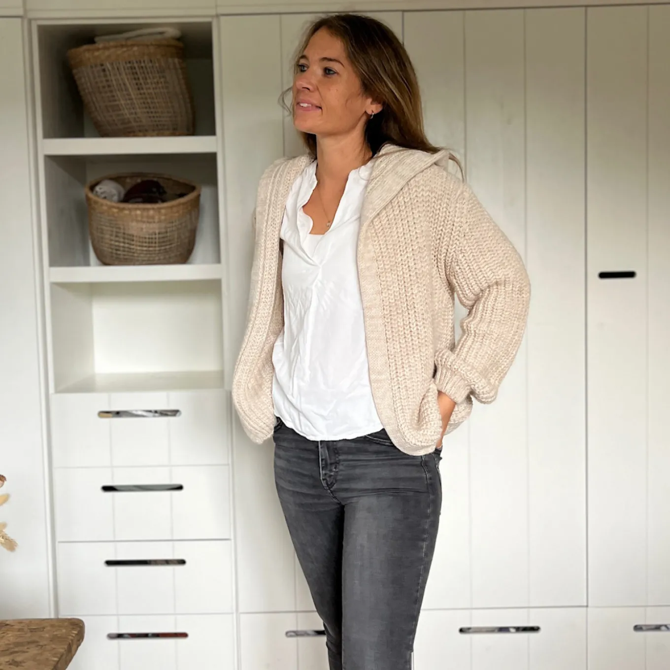 Strickjacke mit Kapuze