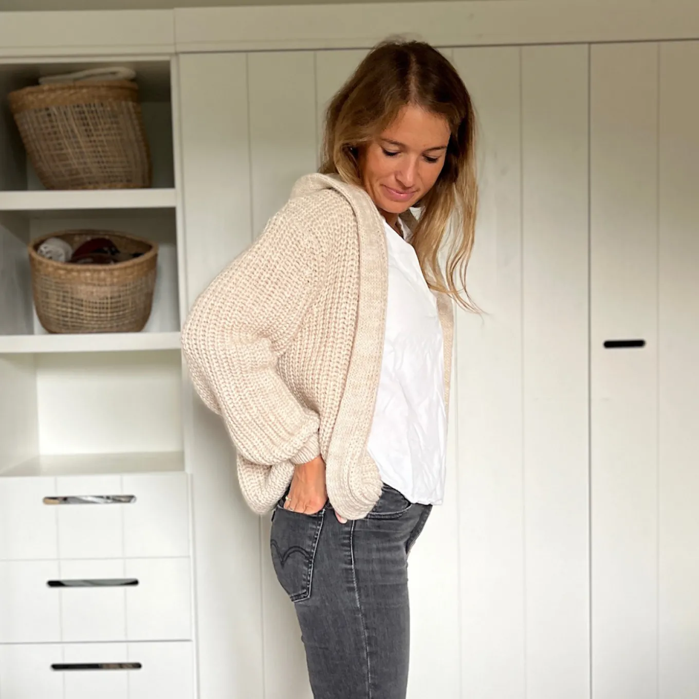 Strickjacke mit Kapuze