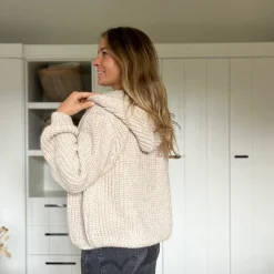 Strickjacke mit Kapuze