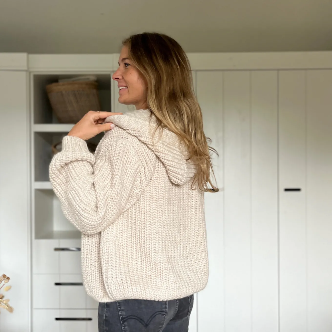 Strickjacke mit Kapuze