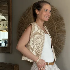 Weste mit Häkelmuster